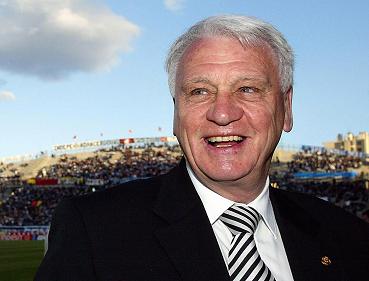 Taxi firm aims to raise £5K for Sir Bobby Robson Foundation